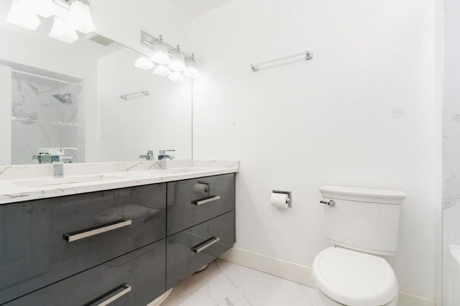 5416 Yew Street Vancouver, BC - 14
