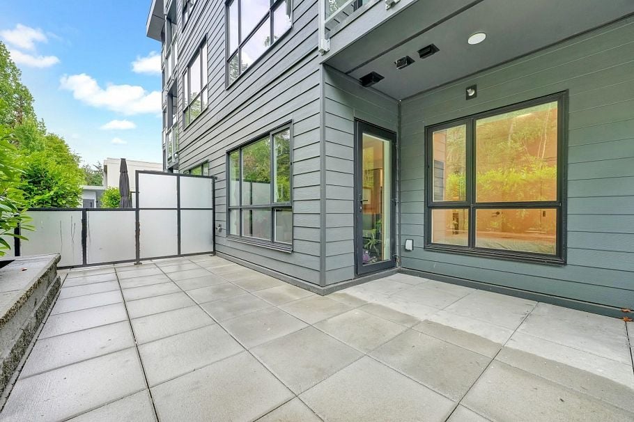 211 3596 Malsum Drive North Vancouver, BC - 26