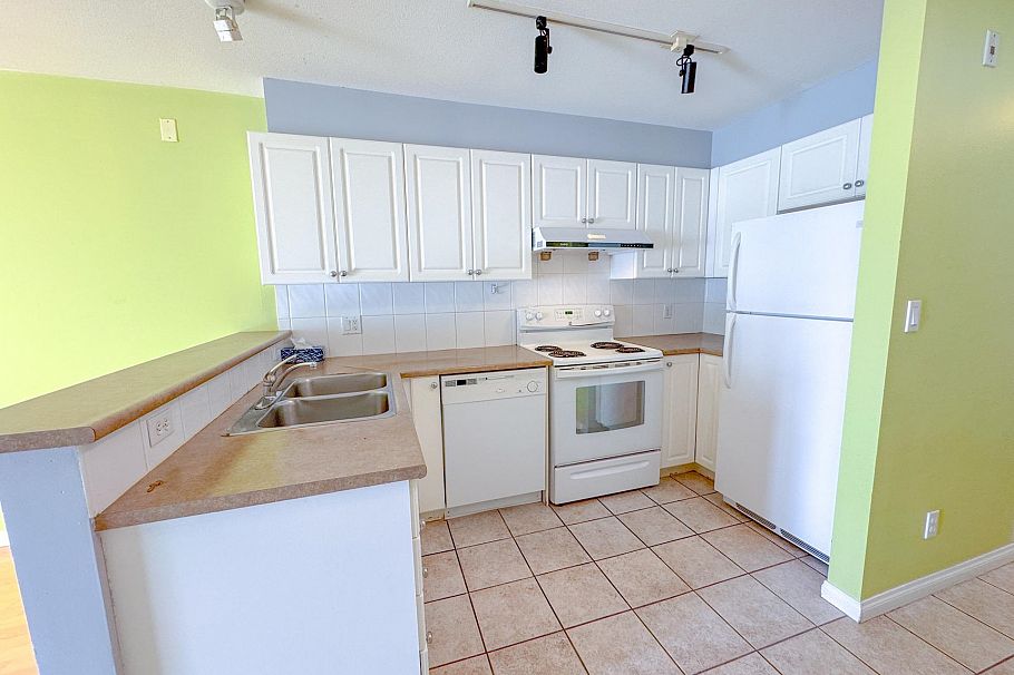 311 5555 Victoria Drive Vancouver, BC - 5