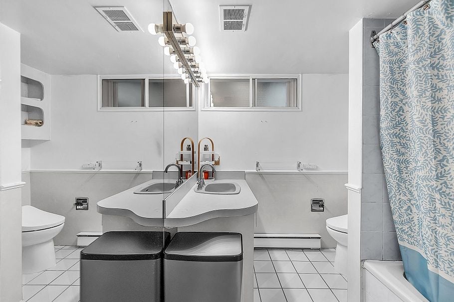 977 Belvedere Drive North Vancouver, BC - 26