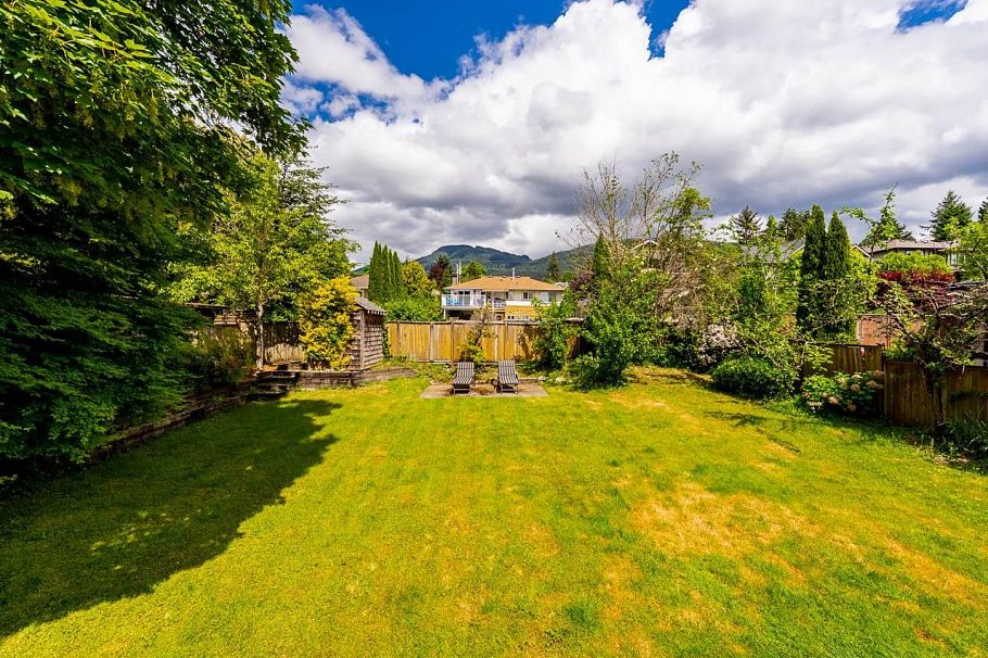 264 W Queens Road North Vancouver, BC - 34