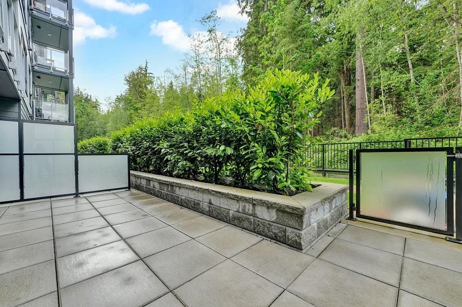 211 3596 Malsum Drive North Vancouver, BC - 25