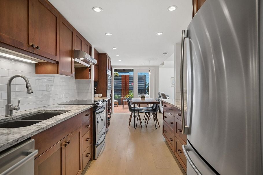 1382 Maple Street Vancouver, BC - 36