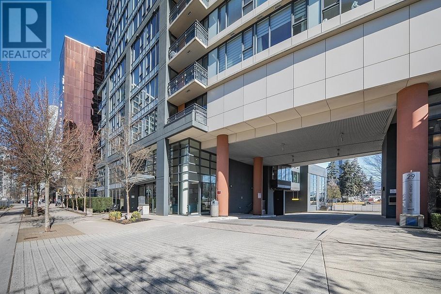 33 SMITHE STREET, Vancouver BC V6B 0B5 Vancouver, BC - 2