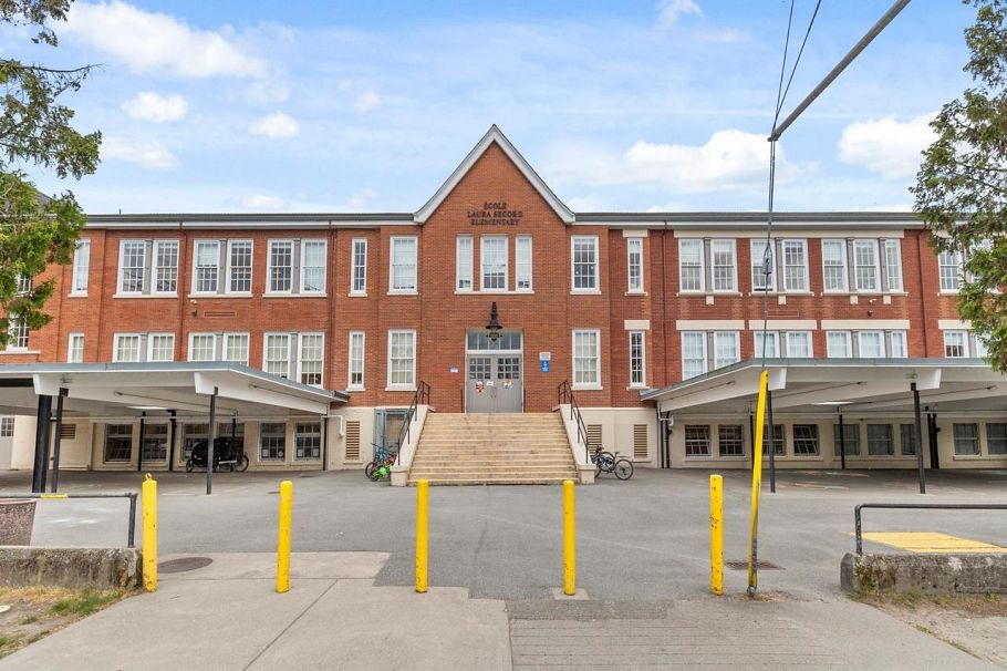 2036 E Broadway Vancouver, BC - 33
