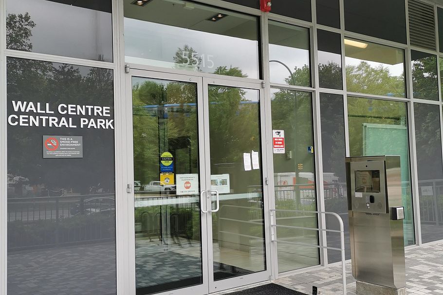 2202 5515 Boundary Road Vancouver, BC - 2