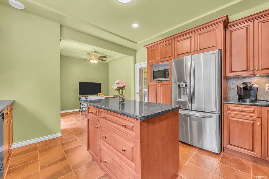 4317 Cliffmont Road North Vancouver, BC - 11
