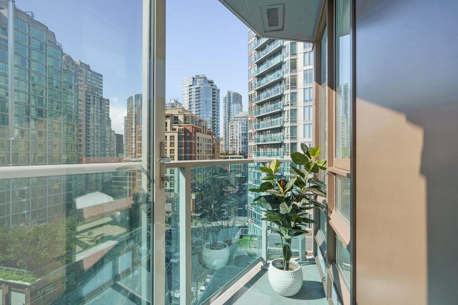 1109 233 Robson Street Vancouver, BC - 12