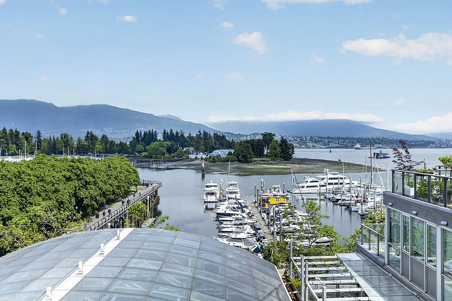 608 560 Cardero Street Vancouver, BC - 1