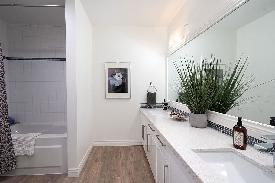 706 1500 Ostler Court North Vancouver, BC - 23
