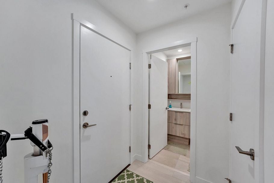 211 3596 Malsum Drive North Vancouver, BC - 7
