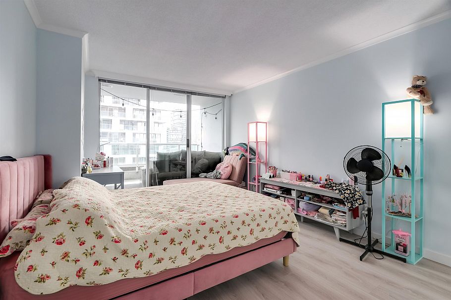 1401 1500 Howe Street Vancouver, BC - 18