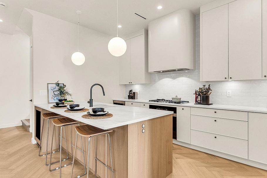 2 2043 W 45th Avenue Vancouver, BC - 8
