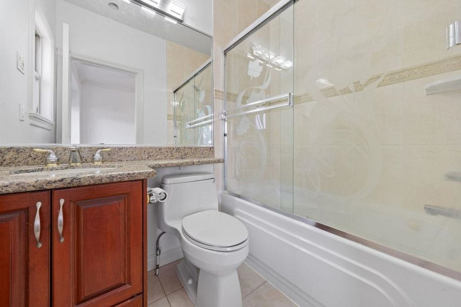 5388 Sherbrooke Street Vancouver, BC - 23