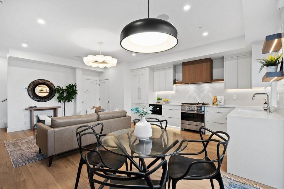 1135 W 33rd Avenue Vancouver, BC - 2