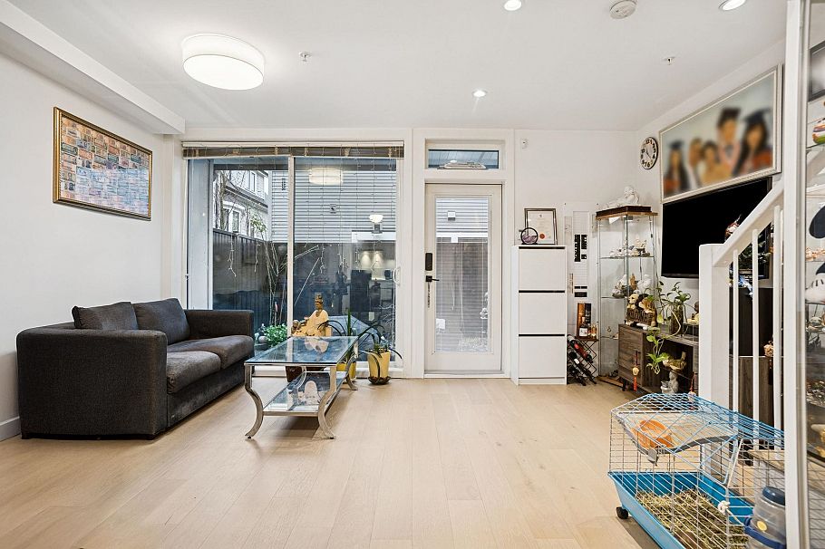 721 E 26th Avenue Vancouver, BC - 2