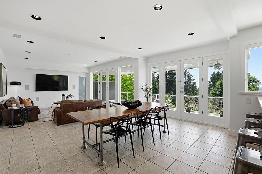 407 Brand Street North Vancouver, BC - 7