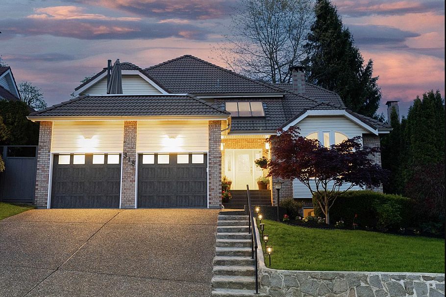318 Roche Point Drive North Vancouver, BC - 1