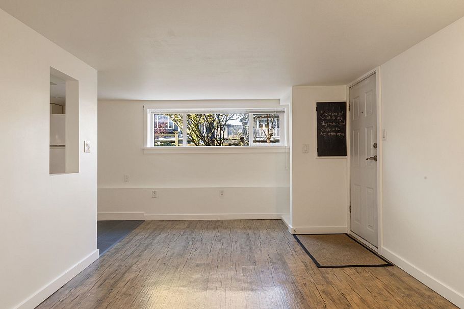 936 Semlin Drive Vancouver, BC - 24