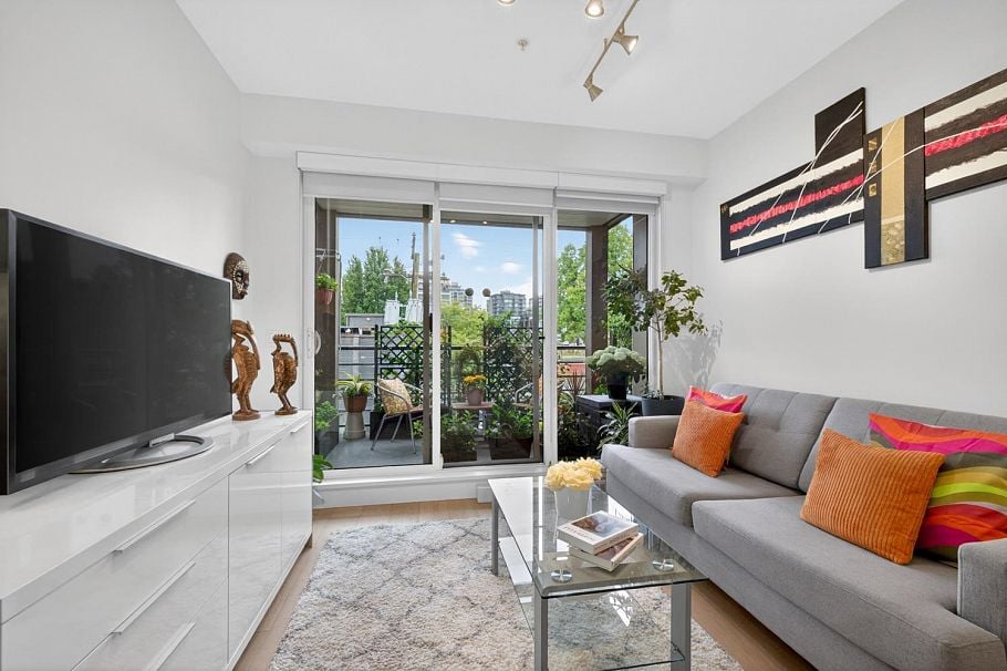 306 1628 W 4th Avenue Vancouver, BC - 2