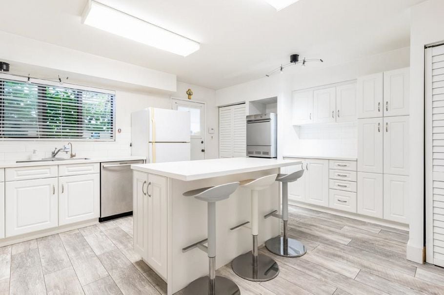 5416 Yew Street Vancouver, BC - 10