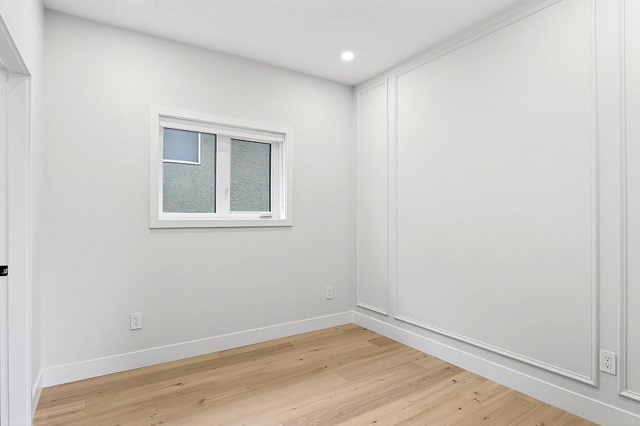 2 2741 E 7th Avenue Vancouver, BC - 12