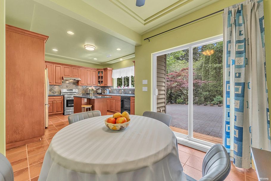 4317 Cliffmont Road North Vancouver, BC - 12