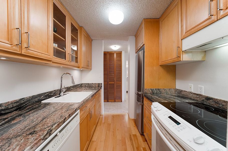 602 1816 Haro Street Vancouver, BC - 9