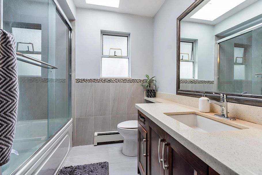7162 Gladstone Street Vancouver, BC - 20