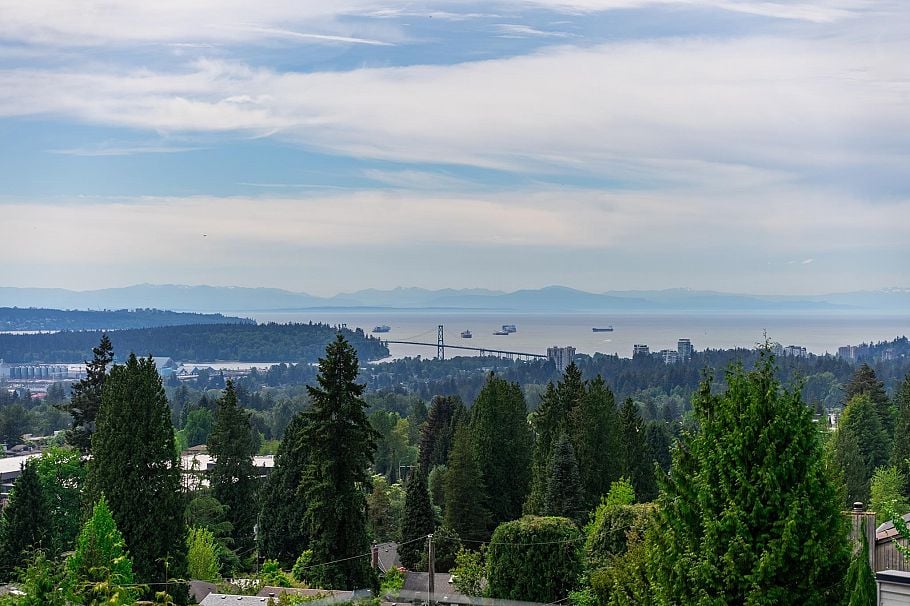 407 Brand Street North Vancouver, BC - 39