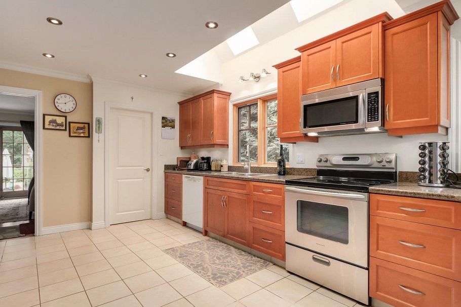 4072 Skyline Drive North Vancouver, BC - 10