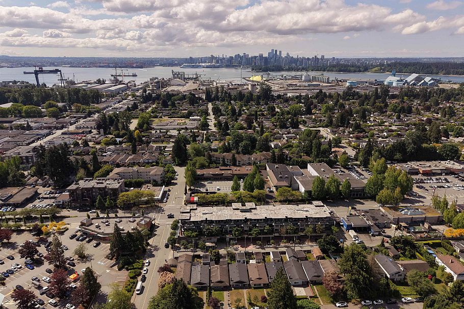 201 1330 Marine Drive North Vancouver, BC - 20