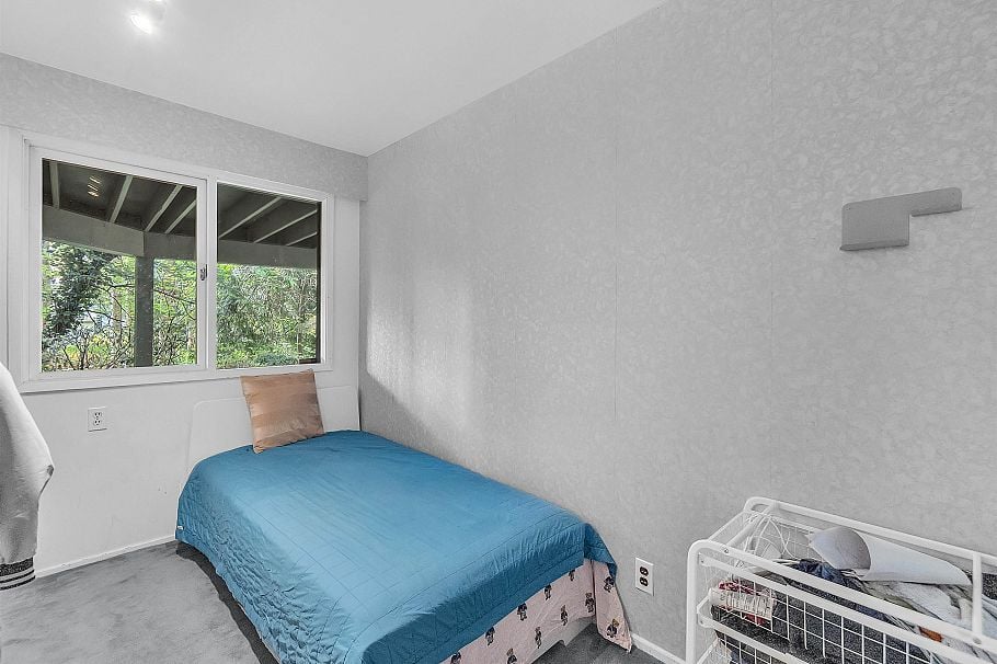 977 Belvedere Drive North Vancouver, BC - 24