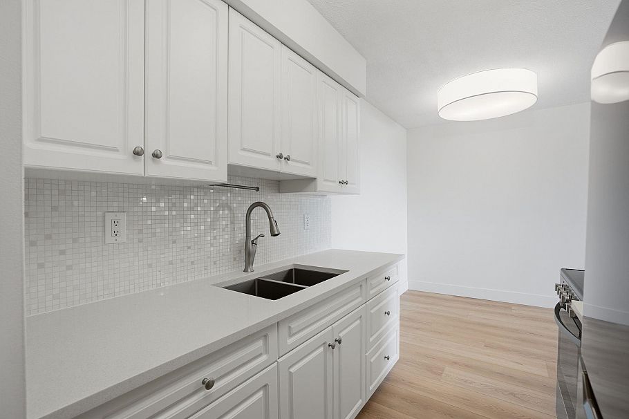 314 1345 Chesterfield Avenue North Vancouver, BC - 24