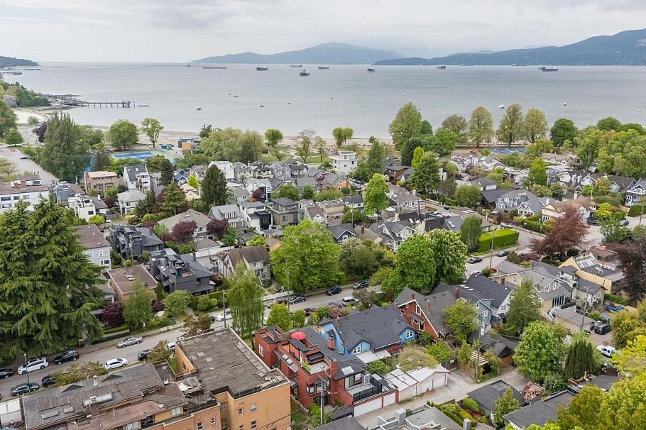 1382 Maple Street Vancouver, BC - 29