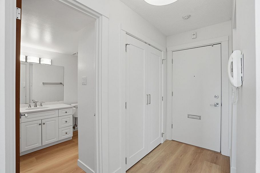 314 1345 Chesterfield Avenue North Vancouver, BC - 31