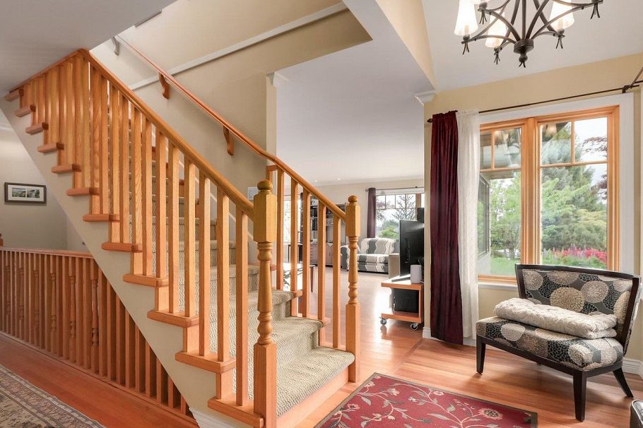 4072 Skyline Drive North Vancouver, BC - 2