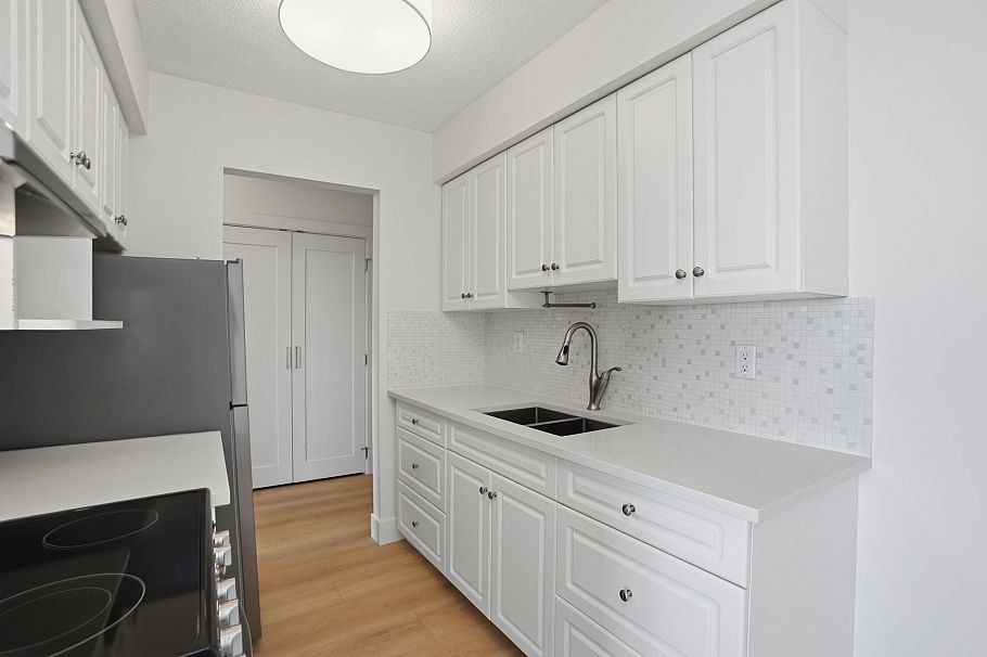 314 1345 Chesterfield Avenue North Vancouver, BC - 23