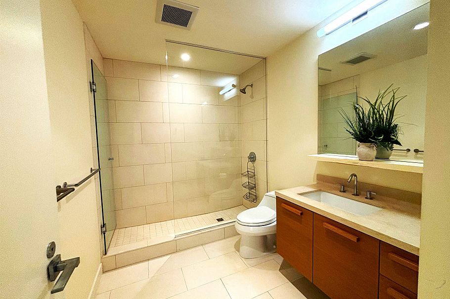 1501 5838 Berton Avenue Vancouver, BC - 14