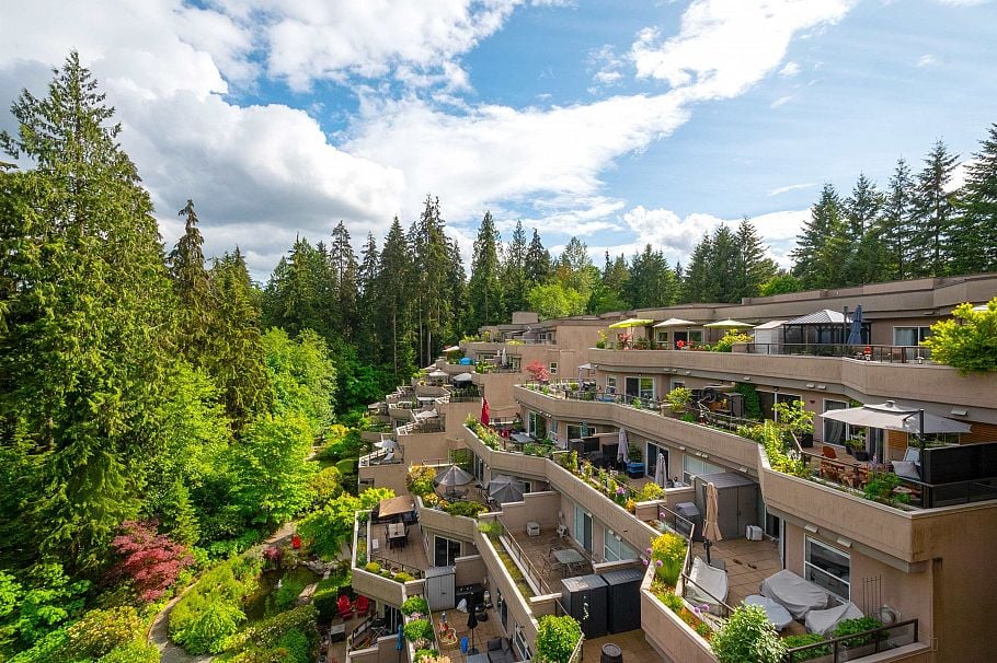 706 1500 Ostler Court North Vancouver, BC - 1