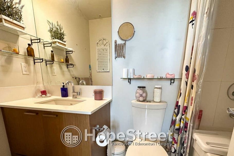 808 221 UNION STREET, Vancouver BC V6A 0B4 Vancouver, BC - 15