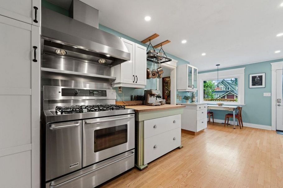 1153 E 13th Avenue Vancouver, BC - 17