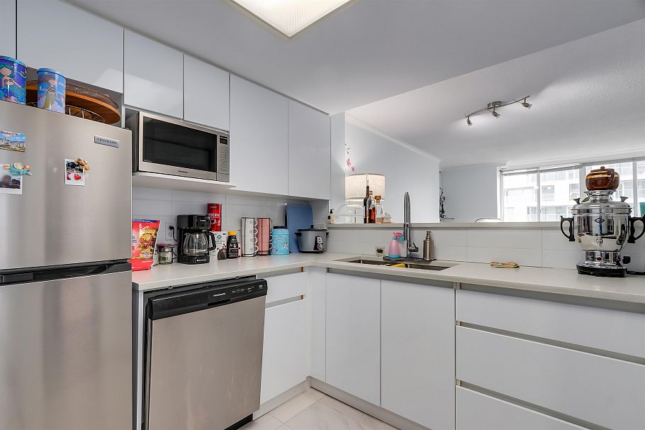 1401 1500 Howe Street Vancouver, BC - 16