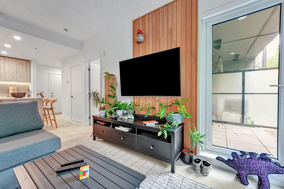 211 3596 Malsum Drive North Vancouver, BC - 17