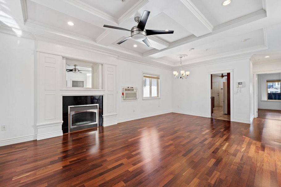5388 Sherbrooke Street Vancouver, BC - 9