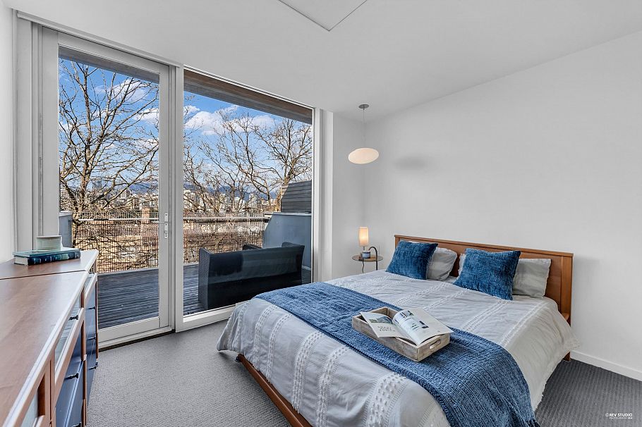 2 850 W 8th Avenue Vancouver, BC - 12