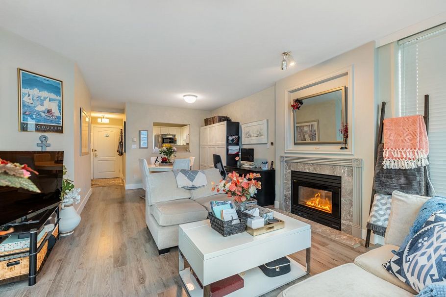 903 140 E 14th Street North Vancouver, BC - 11