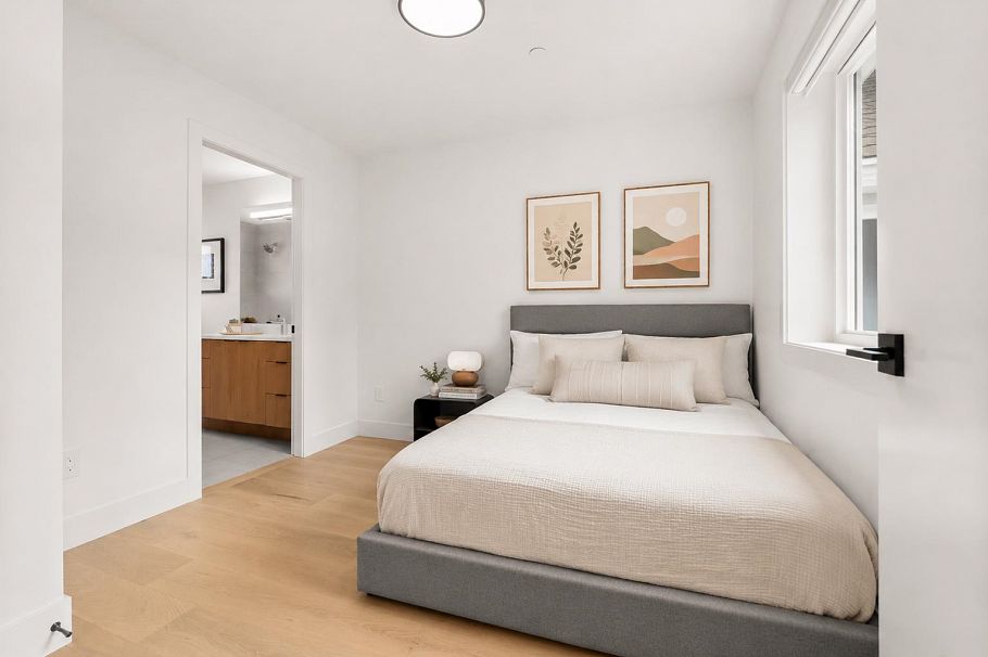 1 1368 Park Drive Vancouver, BC - 3