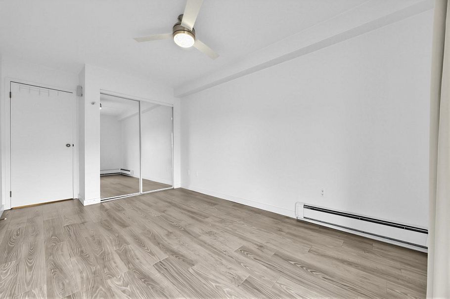 310 360 E 2nd Street North Vancouver, BC - 17