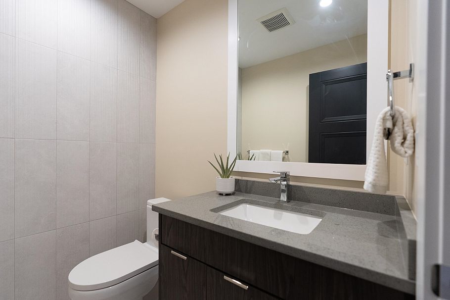 900 Hendry Avenue North Vancouver, BC - 24